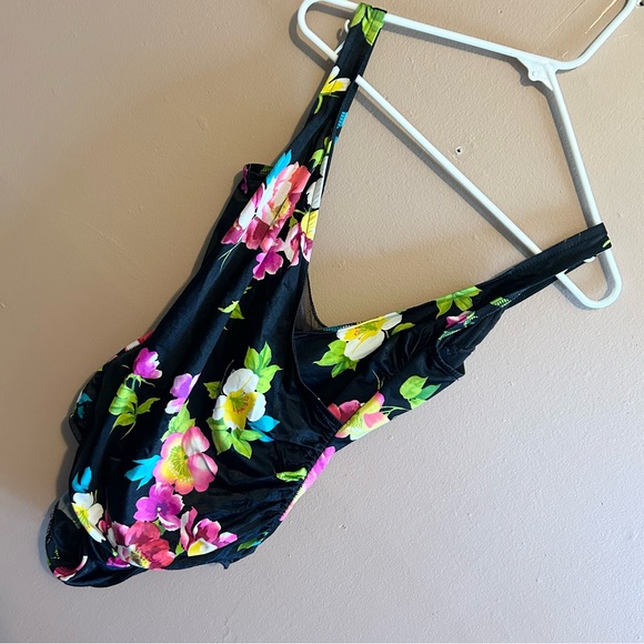 Miraclesuit Other - Miracleasuit Floral One Piece Swimsuit Black Size 12